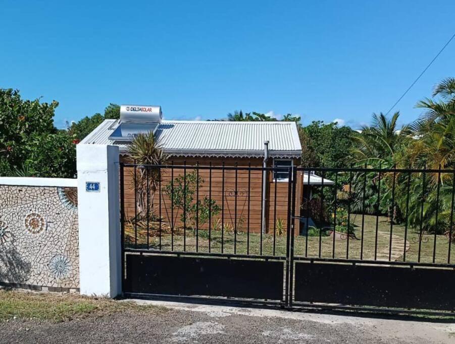 Tukusi Bungalow Le Moule Esterno foto